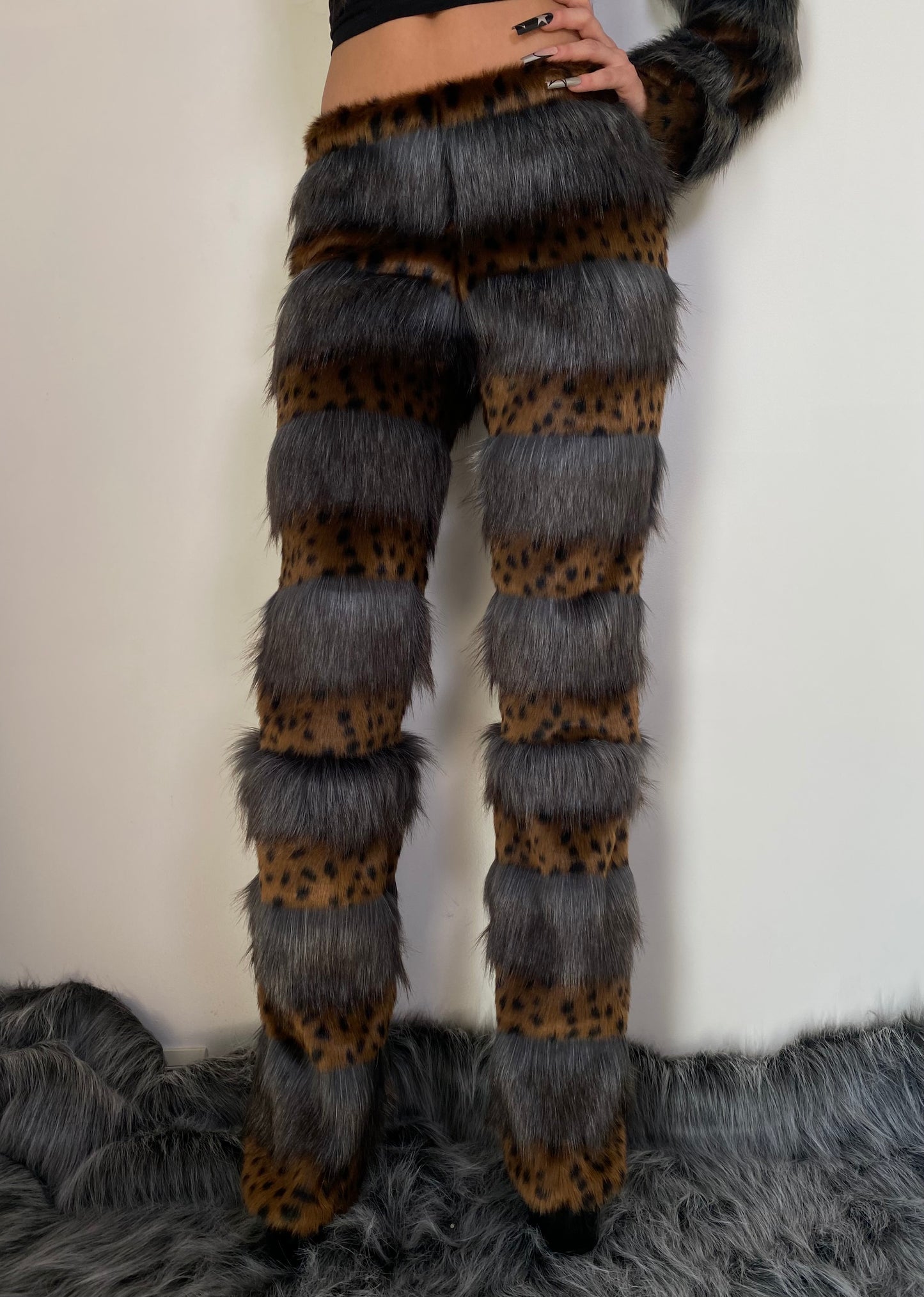 Bermuda + guêtres faux fur léopard