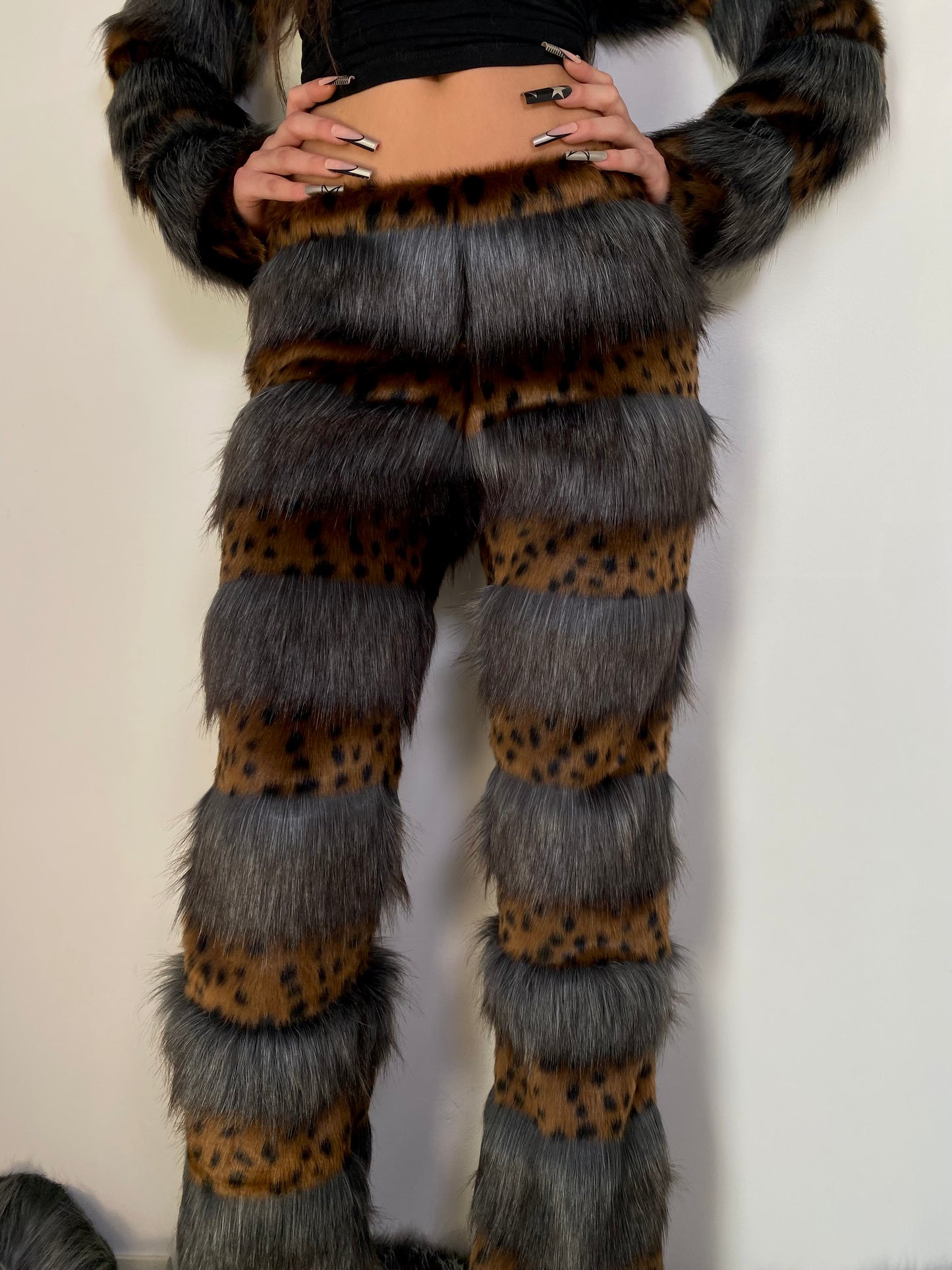 Bermuda + guêtres faux fur léopard