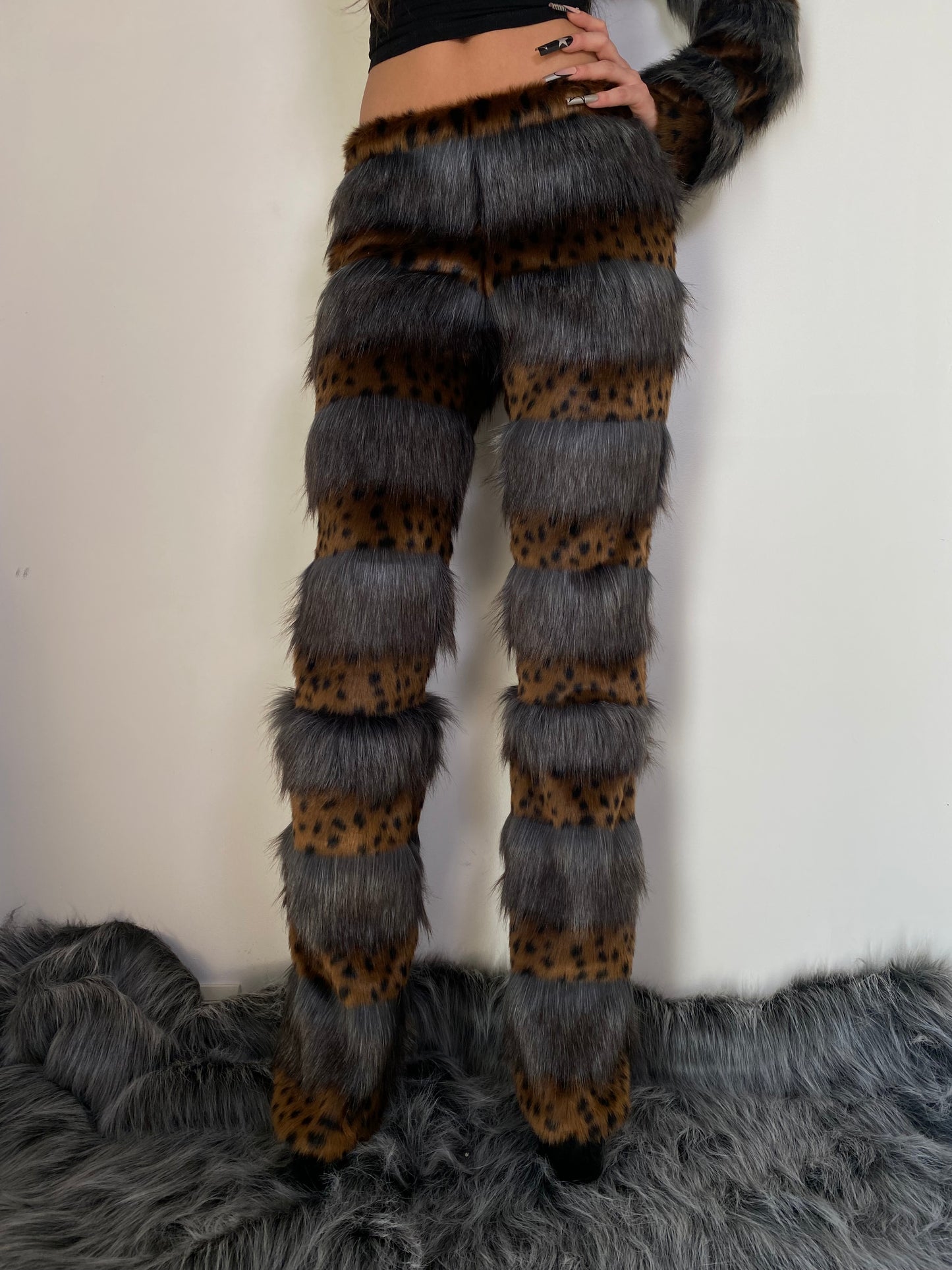 Bermuda + guêtres faux fur léopard