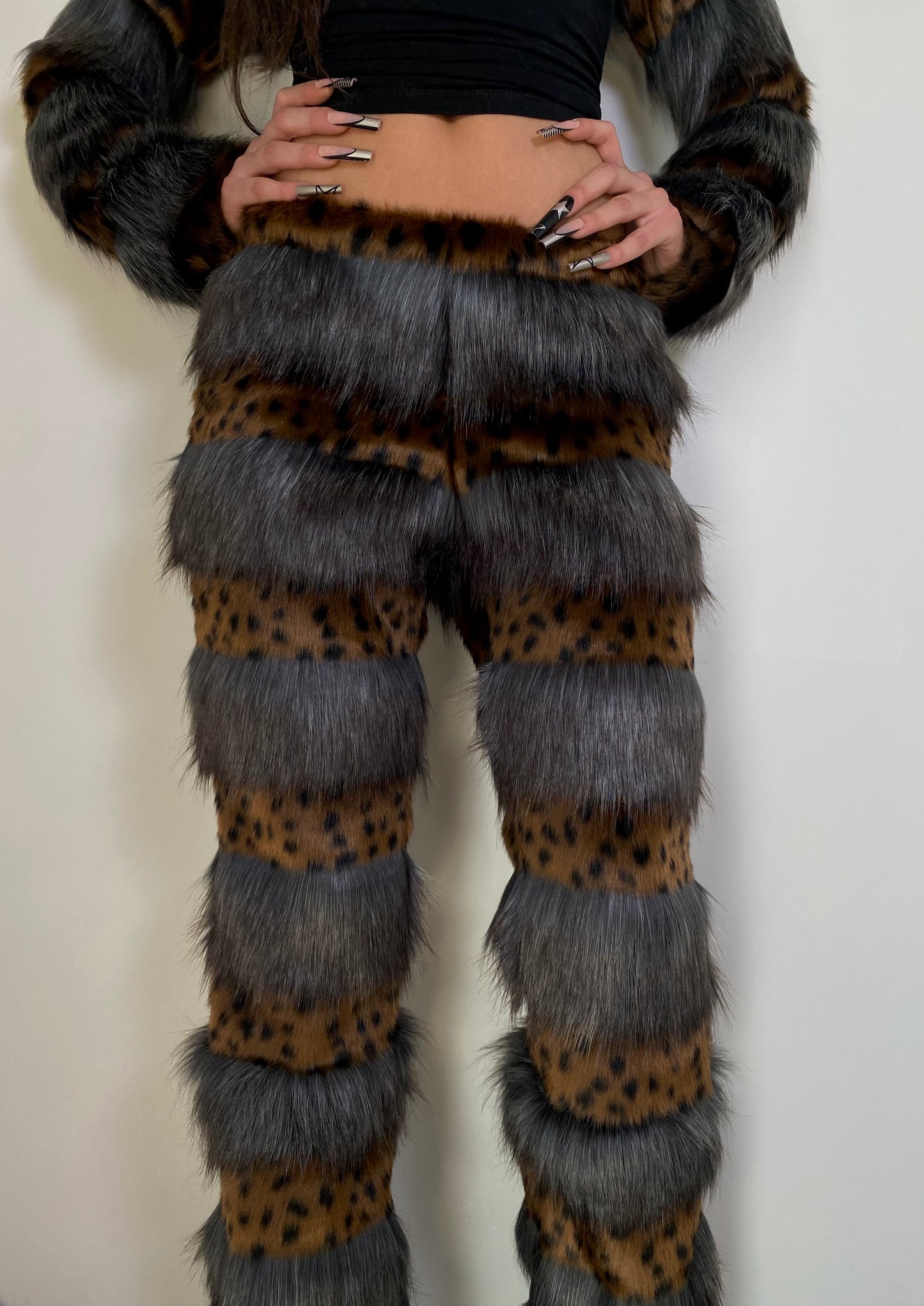 Bermuda + guêtres faux fur léopard